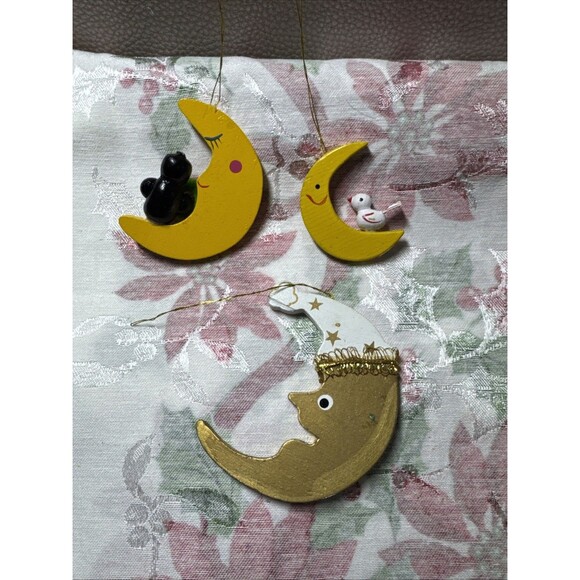 Vtg Wooden Cresesnt Moons Christmas Ornament Folk Art Hand Painted Santa Tree - Picture 5 of 6